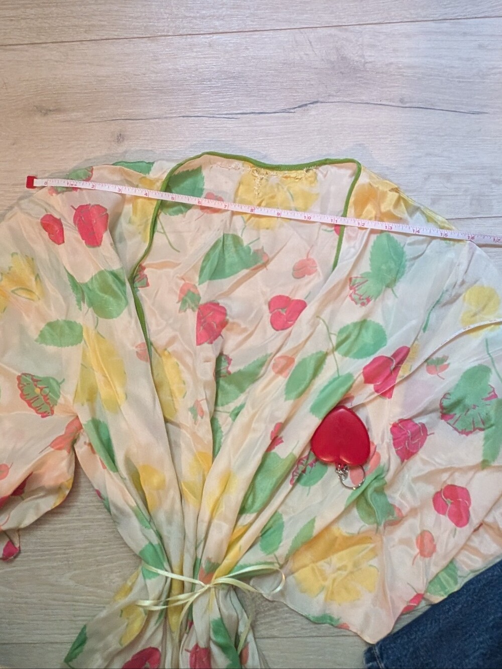 1930's Delicate Silk Robe - Picture 4 of 9